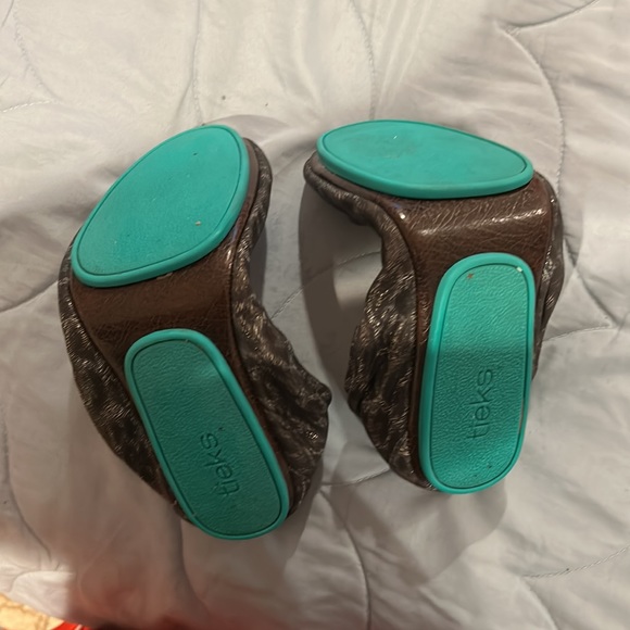 Black leopard Tieks Black Friday purchase - Picture 4 of 8